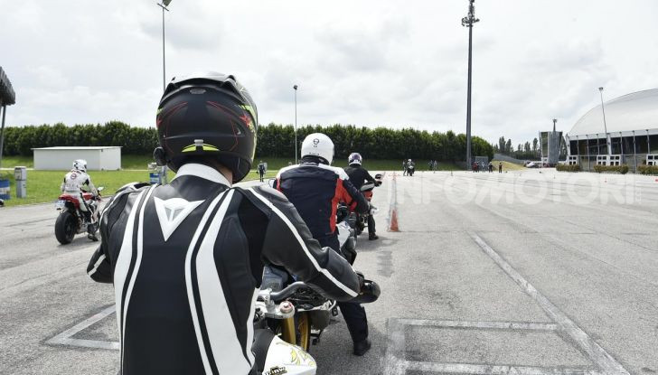 DimensioneGuida: i corsi di guida moto in pista tra divertimento e sicurezza - Foto 41 di 54