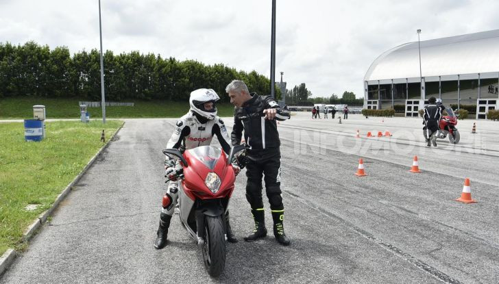 DimensioneGuida: i corsi di guida moto in pista tra divertimento e sicurezza - Foto 43 di 54