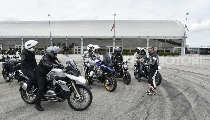 DimensioneGuida: i corsi di guida moto in pista tra divertimento e sicurezza - Foto 44 di 54