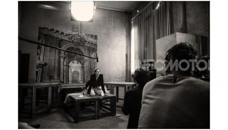 Calendario Pirelli 2020: Looking for Juliet con Emma Watson - Foto 12 di 23