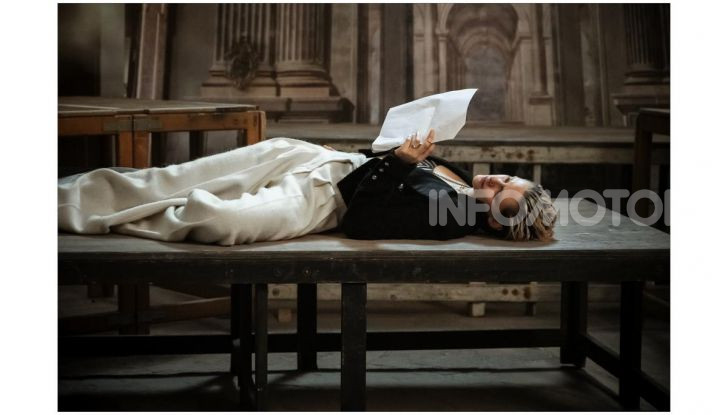 Calendario Pirelli 2020: Looking for Juliet con Emma Watson - Foto 13 di 23