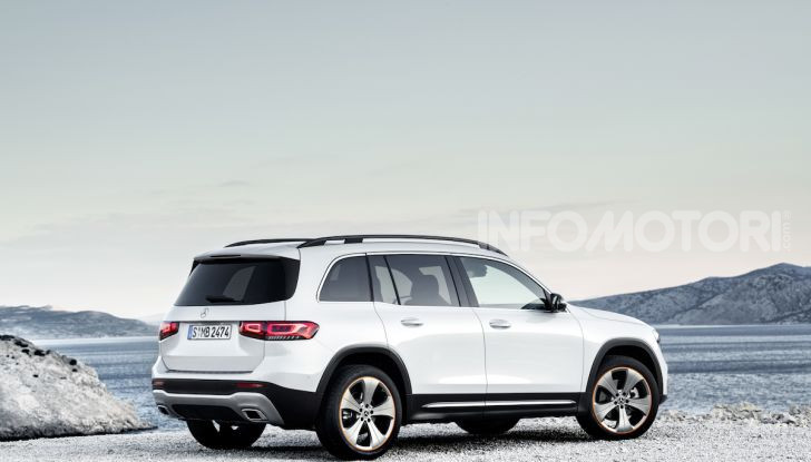 Nuovo Mercedes GLB: prezzi e motori del SUV 7 posti - Foto 8 di 16