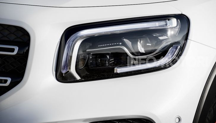 Nuovo Mercedes GLB: prezzi e motori del SUV 7 posti - Foto 12 di 16
