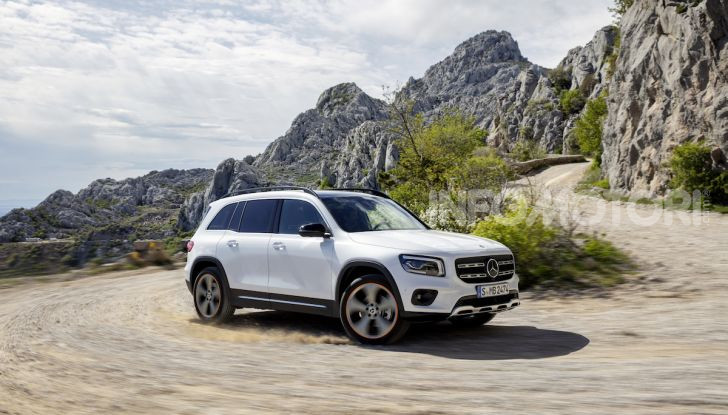 Nuovo Mercedes GLB: prezzi e motori del SUV 7 posti - Foto 4 di 16