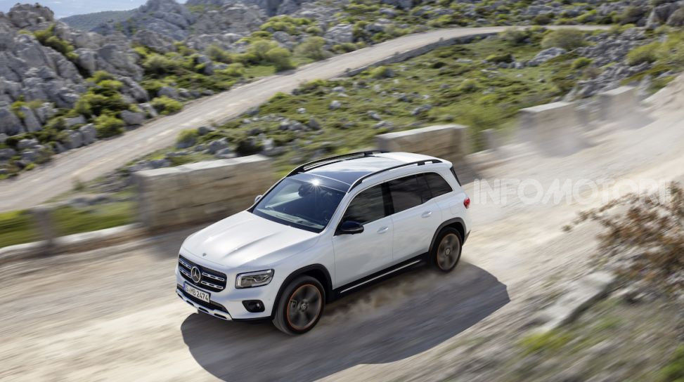 Nuovo Mercedes GLB: prezzi e motori del SUV 7 posti