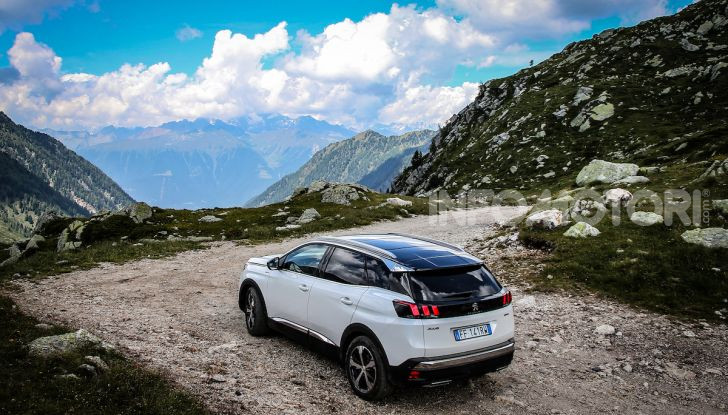 Peugeot 3008 GT Hybrid4, consumi e motori - Foto 15 di 15