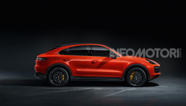 Porsche Cayenne Turbo S E-Hybrid: dati tecnici, prezzi e consumi - Foto 2 di 13