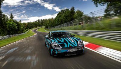 Porsche Taycan, record al Nurburgring per l’auto elettrica