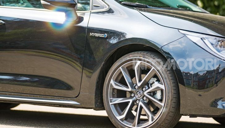 [VIDEO] Prova consumi Toyota Corolla Touring Sports Hybrid 2019 - Foto 8 di 43