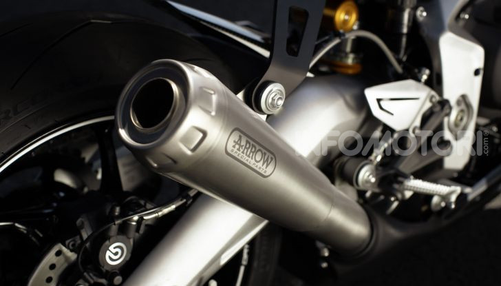 Triumph Daytona 765 Limited Edition: una Moto2 per la strada - Foto 20 di 30