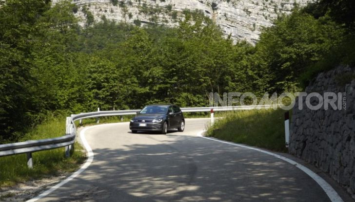 [VIDEO] Prova Volkswagen Golf TGI: La Strada in Streaming! - Foto 11 di 33