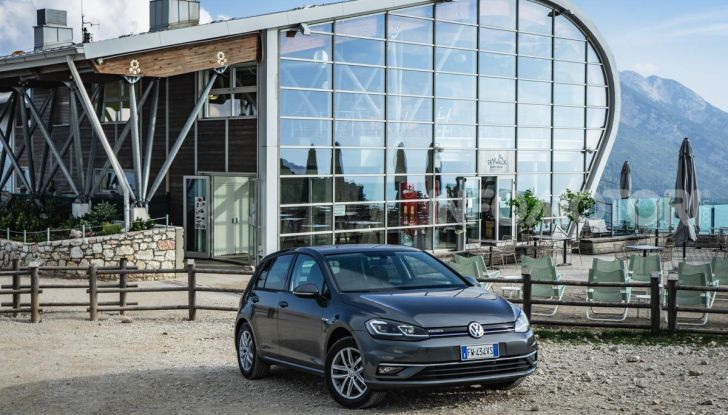 [VIDEO] Prova Volkswagen Golf TGI: La Strada in Streaming! - Foto 9 di 33