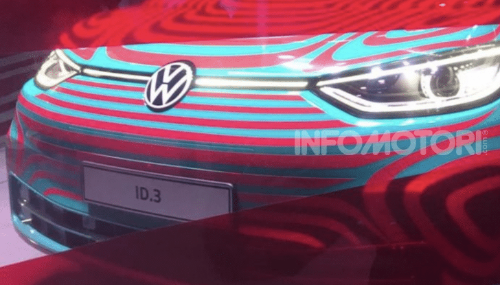 Il nuovo logo Volkswagen per il 2020 al Salone di Francoforte - Foto 2 di 6