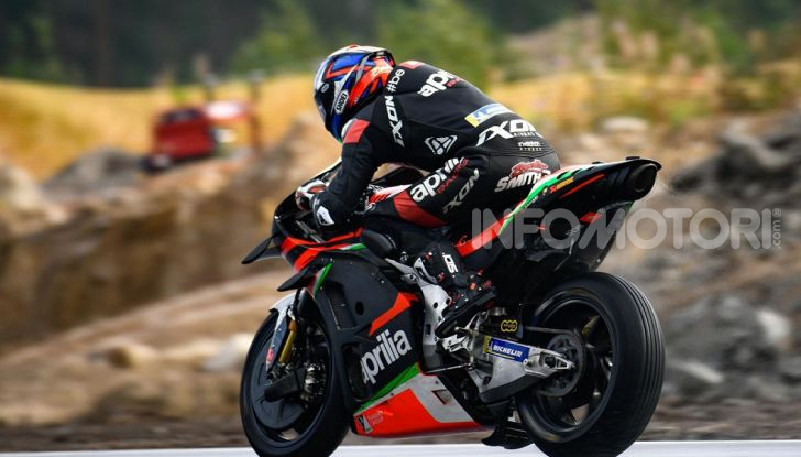 MotoGP 2019: Bradley Smith e l’Aprilia al top nella due giorni di test sul KymiRing - Foto 3 di 11