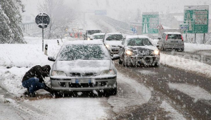 Traffico in tilt neve