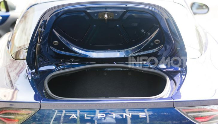 [VIDEO] Prova Alpine A110: i cinque motivi per avere il piccolo gioiello francese - Foto 20 di 45