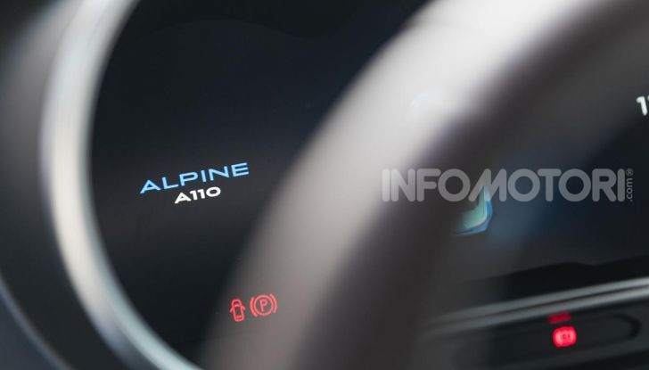 [VIDEO] Prova Alpine A110: i cinque motivi per avere il piccolo gioiello francese - Foto 30 di 45