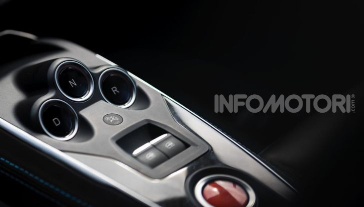 [VIDEO] Prova Alpine A110: i cinque motivi per avere il piccolo gioiello francese - Foto 44 di 45