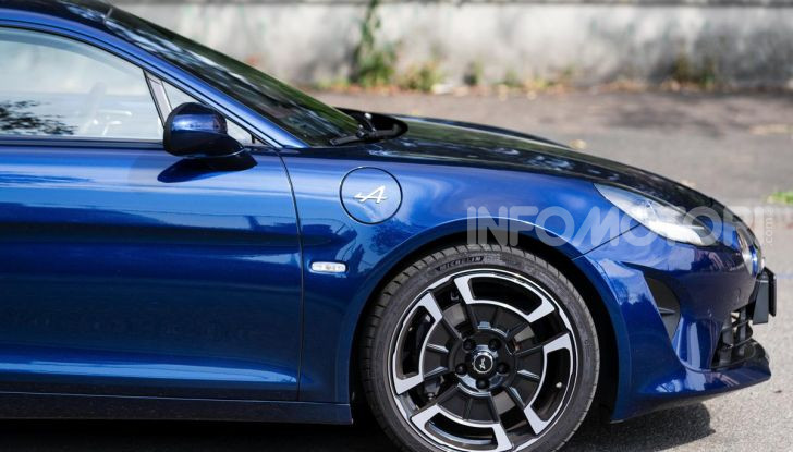 [VIDEO] Prova Alpine A110: i cinque motivi per avere il piccolo gioiello francese - Foto 15 di 45