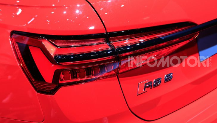 Audi RS6 Avant: un po’ station wagon un po’ supercar - Foto 15 di 23