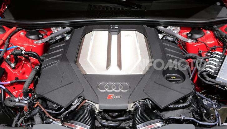 Audi RS6 Avant: un po’ station wagon un po’ supercar - Foto 23 di 23