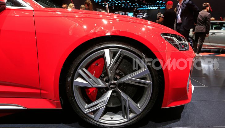 Audi RS6 Avant: un po’ station wagon un po’ supercar - Foto 12 di 23