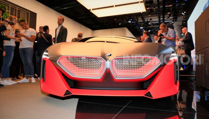 BMW Vision M Next: l’erede dell’iconica M1 - Foto 7 di 16