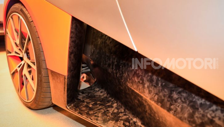 BMW Vision M Next: l’erede dell’iconica M1 - Foto 12 di 16