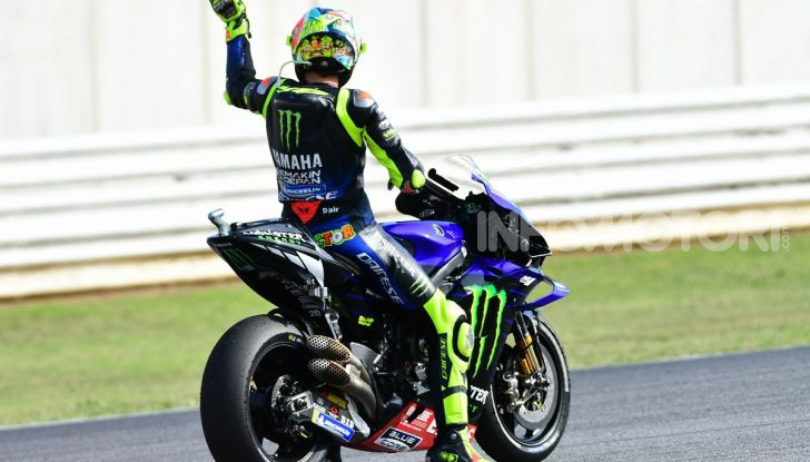 MotoGP 2019: Marquez vince a Misano in volata su Quartararo, terzo Vinales davanti a Rossi - Foto 10 di 35