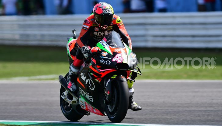 MotoGP 2019: Marquez vince a Misano in volata su Quartararo, terzo Vinales davanti a Rossi - Foto 20 di 35