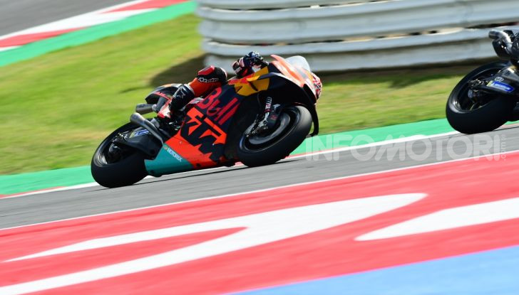 MotoGP 2019: Marquez vince a Misano in volata su Quartararo, terzo Vinales davanti a Rossi - Foto 23 di 35