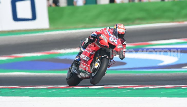 MotoGP 2019: Marquez vince a Misano in volata su Quartararo, terzo Vinales davanti a Rossi - Foto 15 di 35