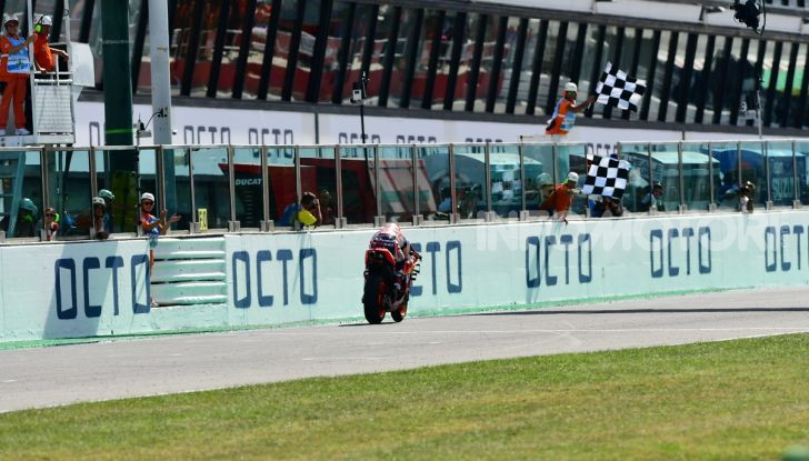 MotoGP 2019: Marquez vince a Misano in volata su Quartararo, terzo Vinales davanti a Rossi - Foto 25 di 35