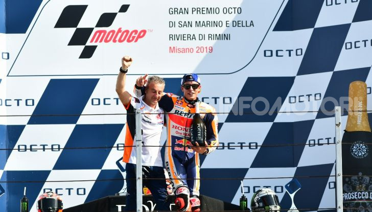 MotoGP 2019: Marquez vince a Misano in volata su Quartararo, terzo Vinales davanti a Rossi - Foto 32 di 35
