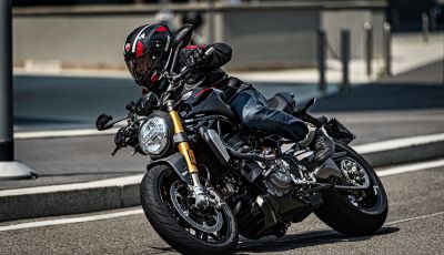 Ducati Monster 1200 S “Black on Black”: la Rossa si veste di nero