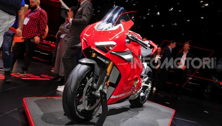 Ducati Panigale V4 R: la rossa a due ruote pronta a conquistare Francoforte - Foto 1 di 8