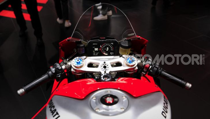 Ducati Panigale V4 R: la rossa a due ruote pronta a conquistare Francoforte - Foto 5 di 8