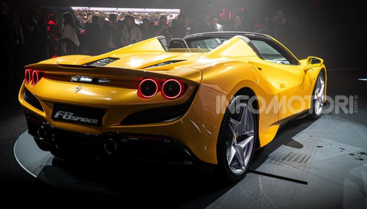 Ferrari F8 Spider: l’urlo dei 720CV a cielo aperto - Foto 1 di 16