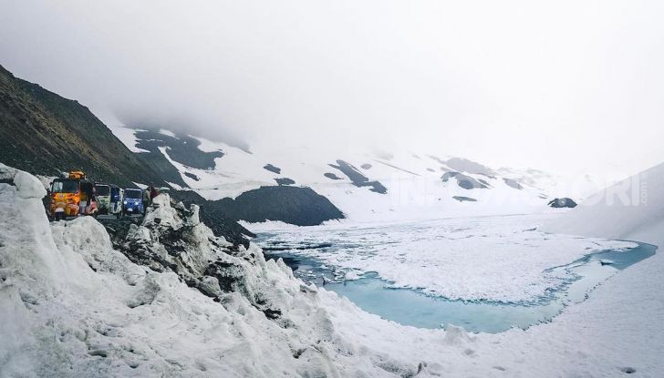 La corsa più pazza del mondo si fa sull’Himalaya con l’Apecar - Foto 7 di 8
