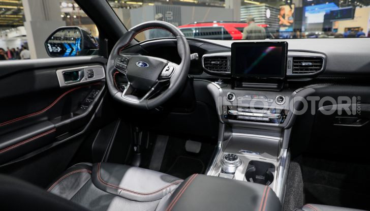 Ford Explorer Plug-In Hybrid: 7 posti, 450 CV e poche emissioni - Foto 7 di 7