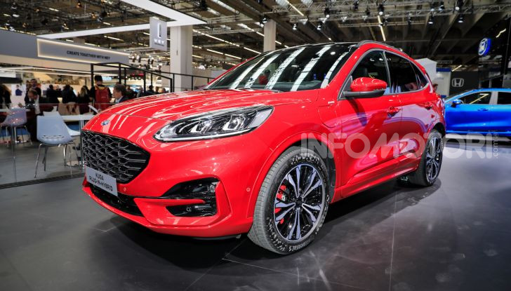 Ford Kuga: la terza generazione è più tecnologica e ibrida - Foto 2 di 14