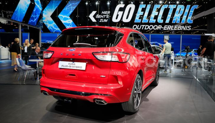 Ford Kuga: la terza generazione è più tecnologica e ibrida - Foto 7 di 14