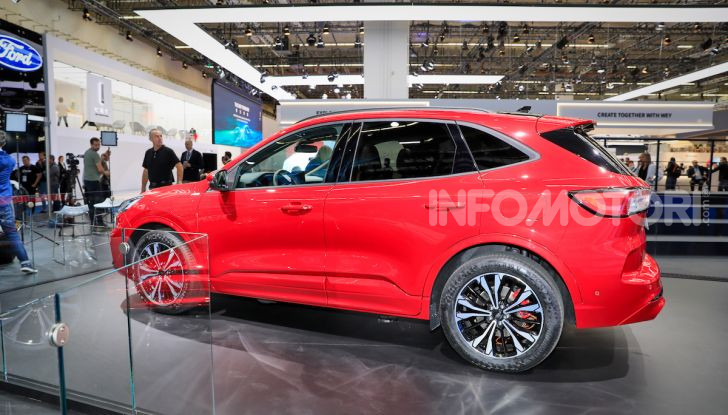 Ford Kuga: la terza generazione è più tecnologica e ibrida - Foto 8 di 14