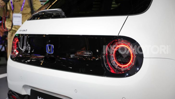 Honda e: tutto quello che sappiamo sulla citycar elettrica retrò - Foto 8 di 35