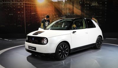 Honda e: tutto quello che sappiamo sulla citycar elettrica retrò