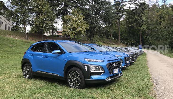 Hyundai Kona Hybrid, prezzi e prestazioni del SUV compatto - Foto 1 di 10