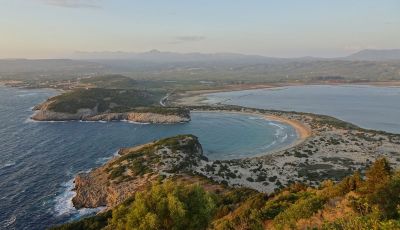 Viaggi in moto, Grecia: il giro del Peloponneso con una Suzuki V-Strom 1000 XT