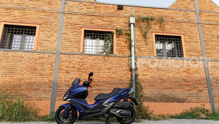 Prova Kymco Xciting 400i s: pochi difetti, tanta sostanza - Foto 30 di 51
