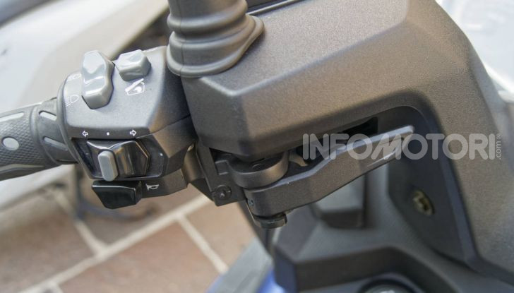 Prova Kymco Xciting 400i s: pochi difetti, tanta sostanza - Foto 34 di 51