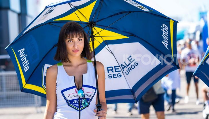 [GALLERY] Le ombrelline più belle del GP di Misano 2019 - Foto 19 di 81